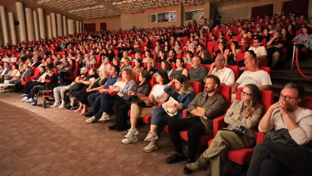 Ray Cooney’nin Eseri Kepez’de Ayakta Alkışlandı 6